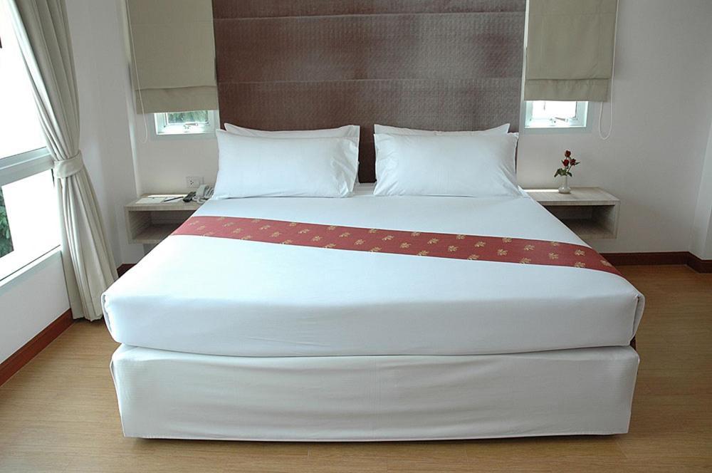 Calypzo 2 Ratchada 20 Hotel Bangkok Ngoại thất bức ảnh