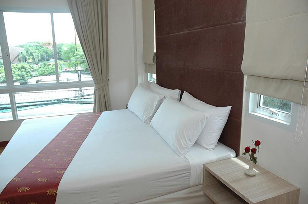 Calypzo 2 Ratchada 20 Hotel Bangkok Ngoại thất bức ảnh