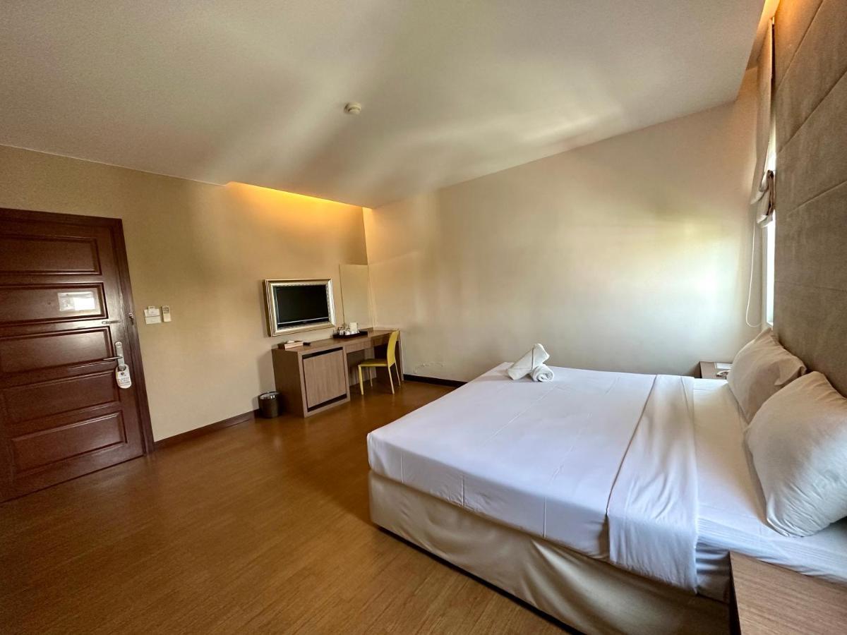 Calypzo 2 Ratchada 20 Hotel Bangkok Ngoại thất bức ảnh